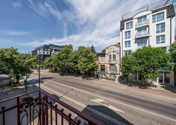 In The Heart Of The Center 바르나