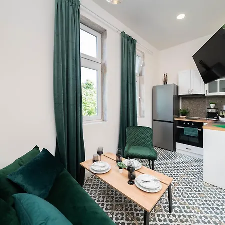 In The Heart Of The Center Apartment Warna