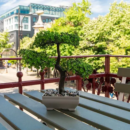 In The Heart Of The Center Apartment Warna